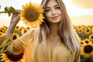Mariée de bodrum alexandra avec Chatain clairs cheveux, âge 36 photo-11