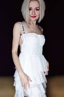 Ukrainian pretty girl yana from kiev with Blonde hair age 43
