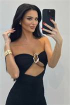 Jolie fille kateryna de cascais avec Noirs cheveux, âge 32 photo-39