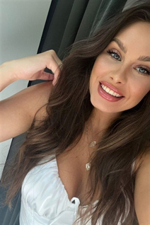 Bride from warsaw gabriella with Dark Brown hair age 28