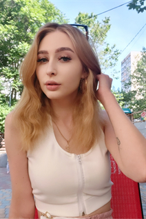 Ukrainian woman for marriage darya from kharkov with Light Brown hair age 23