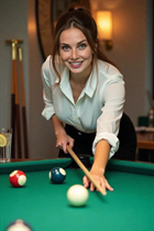 Novia de vienna elizabeth con pelo Marrón oscuro y edad 45 photo-1