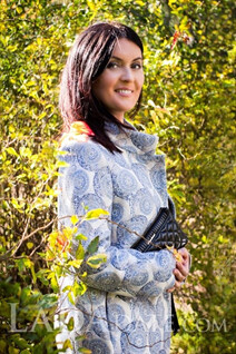 Beautiful girl online irina from saint-petersburg with Dark Brown hair age 43