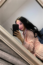 Slavic women kateryna from kiev with Black hair age 23 photo-3