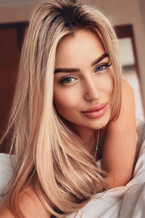 Girl from geneve viktoria with Blonde hair age 37