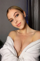 Beautiful ukrainian bride natalia from austin with Blonde hair age 24 photo-3