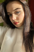Dating a ukrainian woman sofiia from zlatopol with Black hair age 18 photo-11