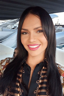 Girl from marbella sabrina with Light Brown hair age 37
