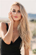 Jolie fille daria de malaga avec Blond cheveux, âge 32