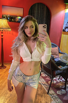 Dating a german woman alexa from nevada with Blonde hair 30 years old photo-51