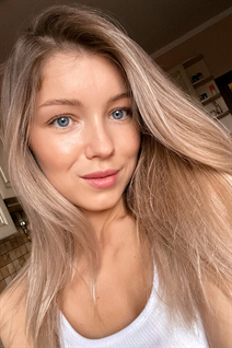 Beautiful single ukrainian woman margarita from mariupol with Blonde hair age 31