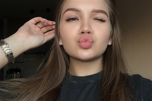 Jolie fille oksana de wroclaw avec Blanc gris cheveux, âge 24 photo-23