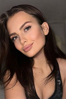 Date ukrainian girl anna from lviv with Light Brown hair age 25