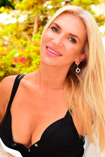 Jolie fille ukrainienne natalia de odessa avec Blond cheveux, âge 47