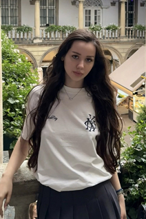 Beautiful ukrainian bride yelyzaveta from mukachevo with Dark Brown hair age 18