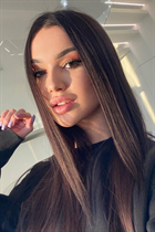 Bride from miami alexeia with Light Brown hair age 24