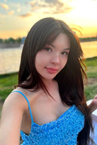 Jolie fille almira de astana avec Chatain clairs cheveux, âge 32 photo-3