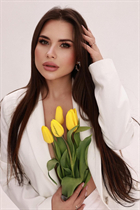 Dating ukrainian woman khrystyna from lviv with Dark Brown hair age 32 photo-4
