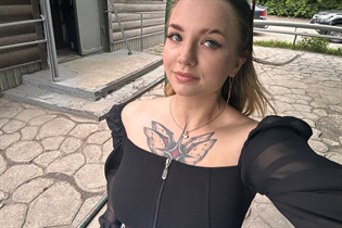Beautiful wife from Ukraine alona from poltava with Blonde hair age 23 photo-12
