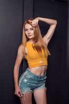 Dama de Ucrania yuliya de nikolaev con pelo Marrón claro y edad 33 photo-8