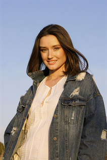 Girl in Ukraine ivanna from kremenchug with Dark Brown hair age 28