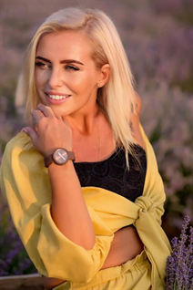 Marrying a moldovan woman olga from kishinev with Blonde hair age 42