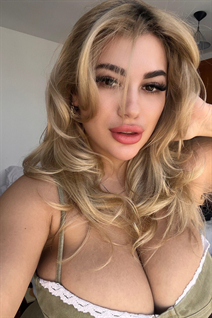 Conocer a chica ucraniana albina de kyiv con pelo Rubio y edad 30