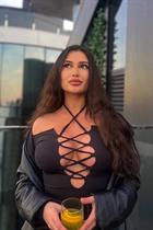 Deslumbrante novia ucraniana marina de khmelnitsky con pelo Negro y edad 32 photo-2