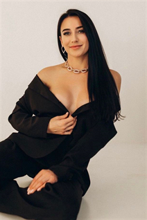 Girl in Ukraine ivanna from lviv with Black hair age 32