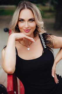 Ukrainian girl irina from kharkov with Blonde hair age 45