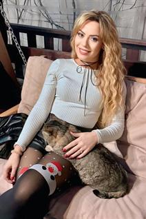 Femme ukrainienne pour sortir avec olha de dnipro avec Blond cheveux, âge 42