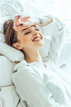 Ukrainian woman inna from seattle with Blonde hair age 32 photo-6