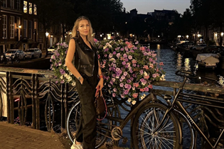 Perfect woman kseniia from london with Blonde hair age 39 photo-19