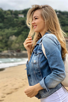 Girl from hague yuliia with Blonde hair age 36 photo-13
