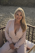 Single Ukrainian lady nataliia from pivdenne with Blonde hair age 46 photo-3