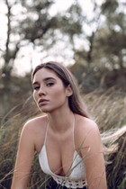 Ukranian bride katerina from kherson with Black hair age 23 photo-4