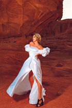 Dating a german girl elena from munich with Black hair 37 years old photo-14