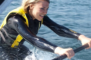 hull bride daina with Blonde hair age 42 photo-55