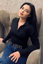 Dating a ukrainian woman sofiia from zlatopol with Black hair age 18 photo-6