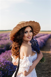 Belle fille ukrainienne olesya de vinnitsa avec Chatain clairs cheveux, âge 28