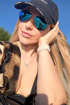 Dating a german girl liliya from berlin with Blonde hair 47 years old photo-3