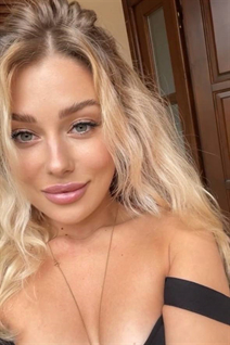 Perfect woman inna from milano with Blonde hair age 31