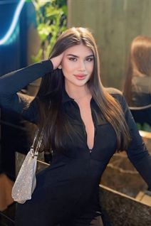Jolie fille ukrainienne daria de kyiv avec Brunette cheveux, âge 23