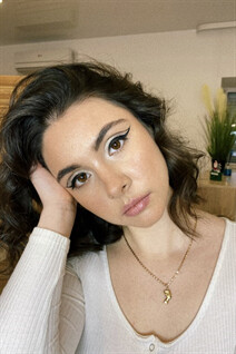 Ukrainian lady karina from kharkov with Dark Brown hair age 20