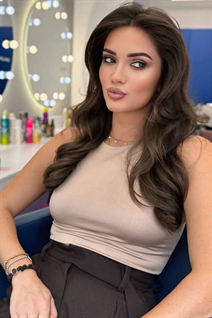 Perfect woman anastasia from como with Dark Brown hair age 31