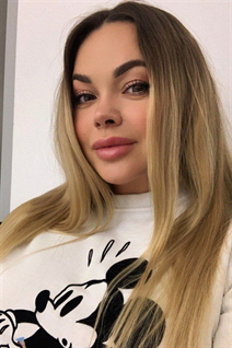 Modèle fille ukrainienne angela de kharkov avec Blond cheveux, âge 40