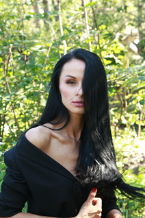 Ukrainian lady yuliya from nikolaev with Black hair age 35