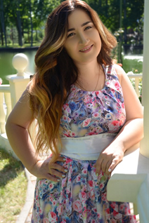 Ukriane bride ekaterina from kharkov with Dark Brown hair age 32