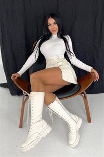 Pretty ukrainian lady kristina from kyiv with Black hair age 23