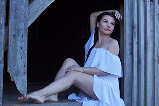 Wife from Ukraine yana from poltava with Black hair age 34 photo-14